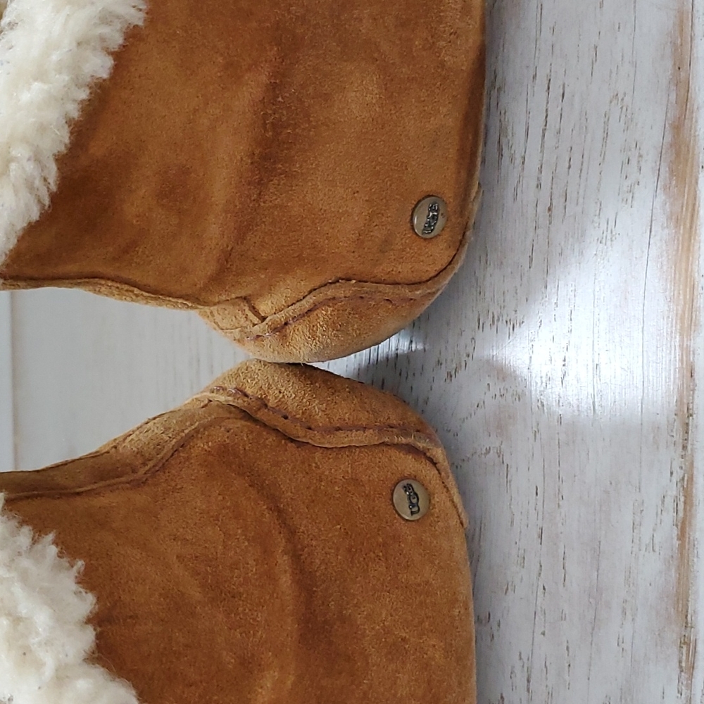 UGG moccasins - Picture 7 of 7